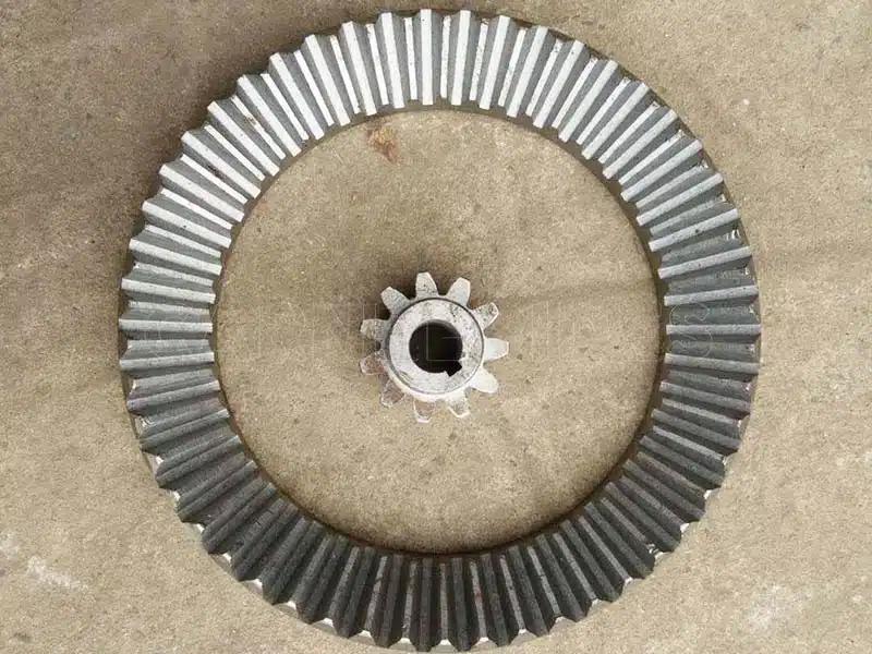 Large and small transmission gear set for electric bumper cars, essential for the drivetrain system of ground grid bumper cars.