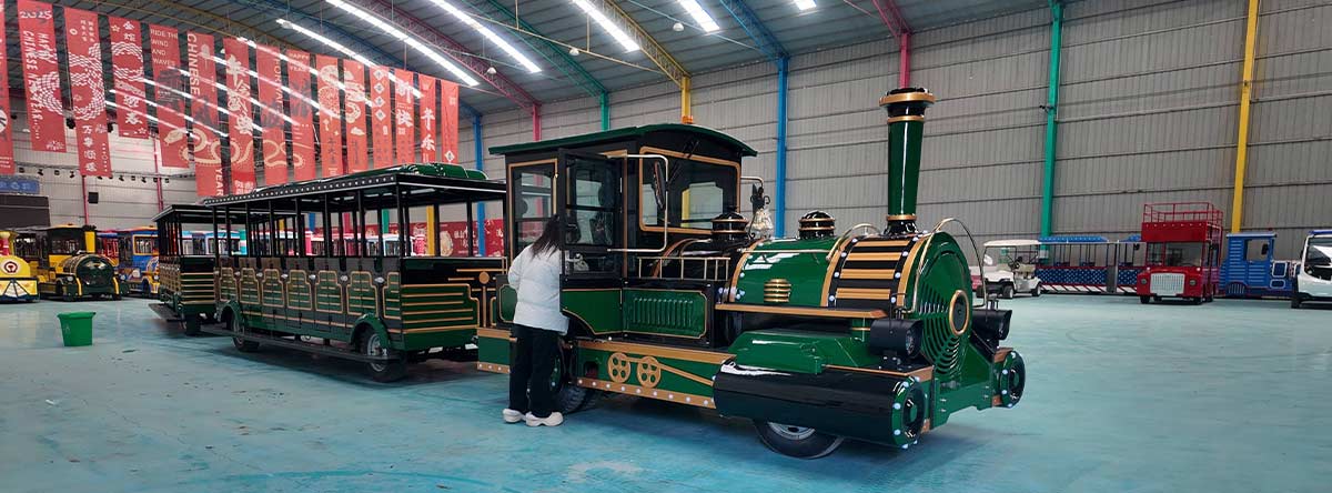 Electric trackless train manufactured by an experienced amusement park train manufacturer, designed for scenic areas and tourist attractions