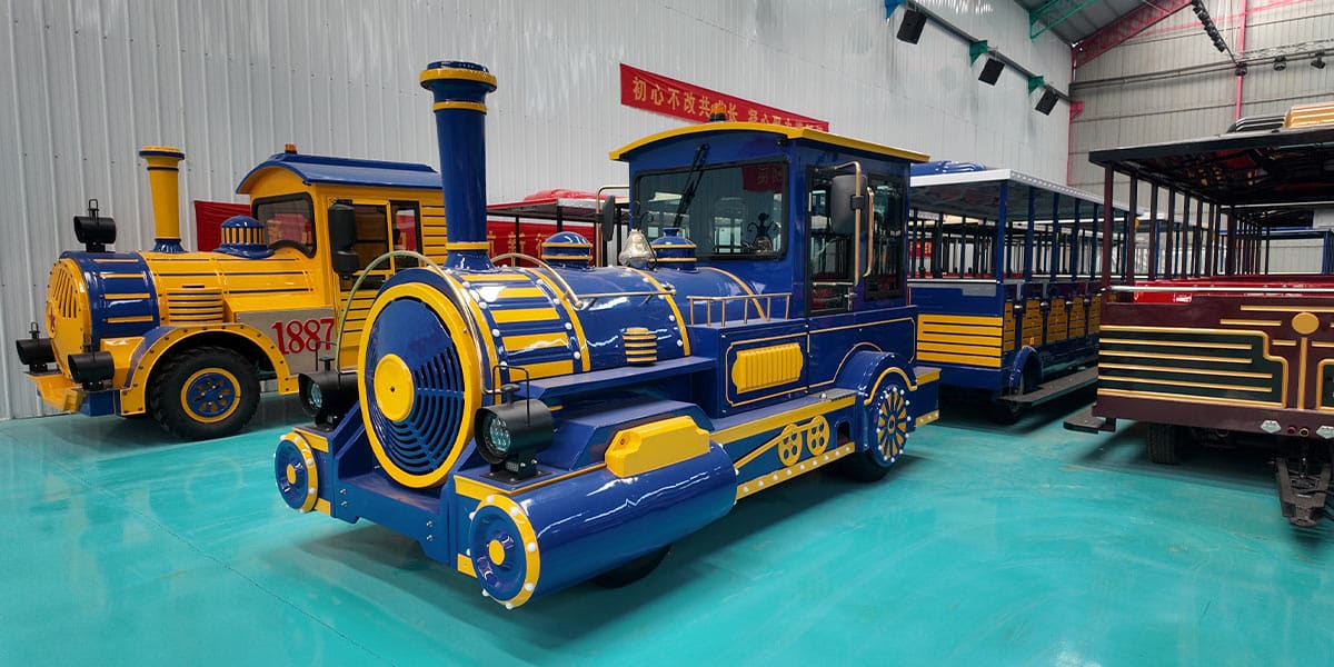 Large trackless train manufacturer in China Carnee Rides producing commercial amusement park trains